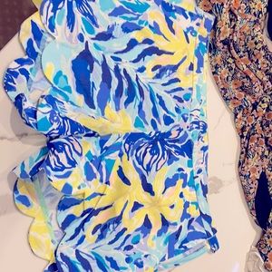 Lilly Pulitzer New scalloped shorts size 10